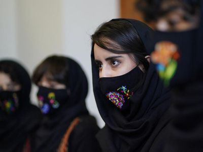 Potret Tim Robotika Putri Afghanistan yang Ditampung Meksiko