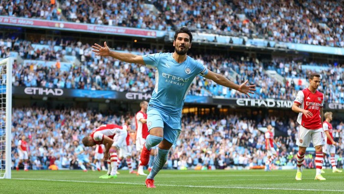 MANCHESTER, ENGLAND - AUGUST 28: Ilkay Gundogan of Manchester City celebrates after scoring his teams first goal during the Premier League match between Manchester City and Arsenal at Etihad Stadium on August 28, 2021 in Manchester, England. (Photo by Catherine Ivill/Getty Images)
