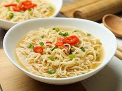 Apakah Ibu Hamil Boleh Makan Mie Instan? Ini Aturan Makannya