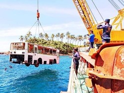 Cara Cerdas Mengubah Bus Jadi Hotel, Restoran, hingga Perpustakaan