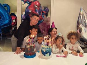 Cristiano Ronaldo dan Georgina Rodriguez Pamer Momen Manis Saat Makan Bareng Anak