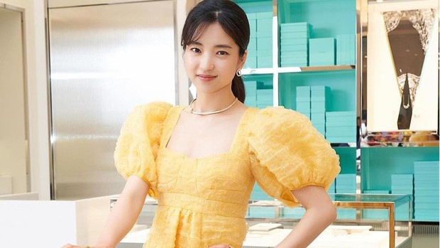 Artis cantik Korea Kim Tae Ri.