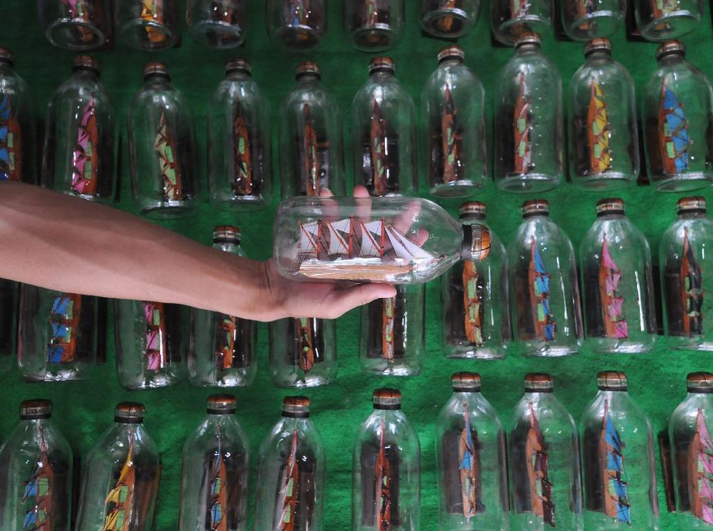 Miniatur Kapal Dalam Botol Buatan Klaten Ini Tembus Pasar AS Lho