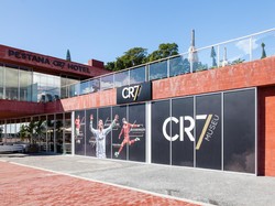 Ronaldo Bantu Korban Gempa Maroko, Sulap Hotel Jadi Shelter Pengungsian