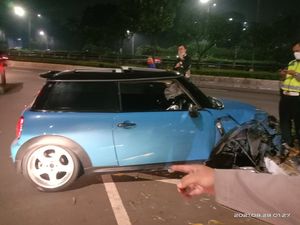 Penyebab Mini Cooper Kecelakaan-Ban Copot di Senayan: Sopir Ngantuk