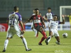 Jacksen F Tiago Santai Persipura Ditaklukkan Persita