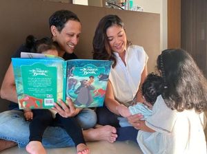 10 Buku yang Dibaca Nadiem Makarim & Istri, Kamu Sudah Baca yang Mana? 10 Buku yang Dibaca Nadiem Makarim & Istri, Kamu Sudah Baca yang Mana?