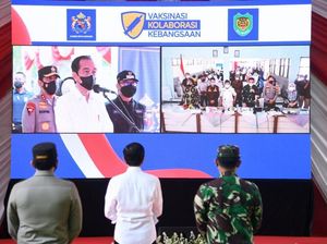 Jokowi Tinjau Langsung Vaksinasi Covid-19 Massal di Kebun Raya Bogor