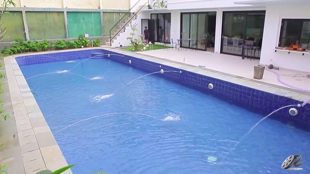 Rumah Mewah Olivia Zalianty