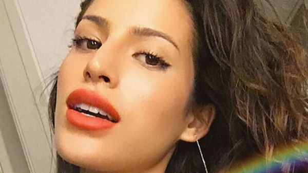 8 Foto Miss Universe Malaysia, Dihujat karena Mengaku Tak Pernah Pakai Masker