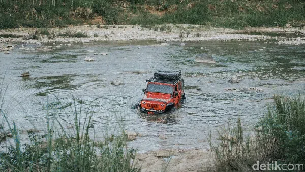 Seru Banget! Offroad dan Camping dengan Jeep di Yogya