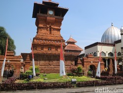 Wisata Religi di Kudus Diperbolehkan Buka, Asal...