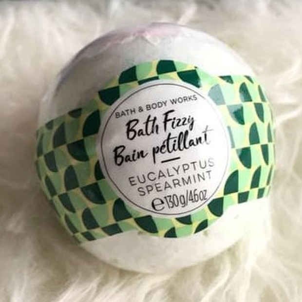 Bath & Body Works Bath Fizzy Eucalyptus Spearmint / foto : shopee.co.id/galorre Bath & Body Works Bath Fizzy Eucalyptus Spearmint / foto : shopee.co.id/galorre