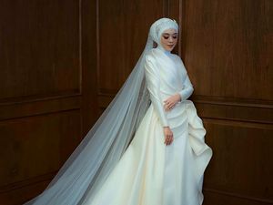 Diisukan Hamil, Lesti Kejora Pakai Gaun Unik Saat Tasyakuran Pernikahan