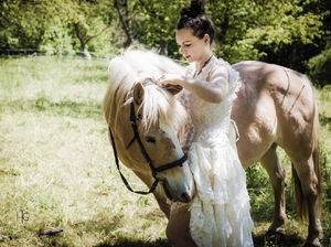 Cerita Model Diterkam Macan Tutul Saat Pemotretan, Begini Nasibnya Sekarang