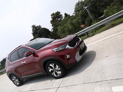 Uji Efisiensi KIA Sonet 7 Seater: Macet-macetan Dipakai Harian Tembus 15 km/Liter