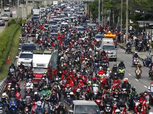 Kritik Penanganan Corona, Warga Thailand Konvoi di Jalanan Bangkok