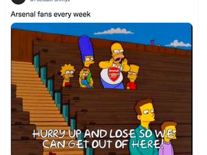 Meme Kocak Arsenal Menggelepar di Dasar Klasemen