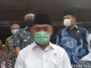 Bupati Jember Terima Honor Pemakaman COVID-19, Menko PMK Sebut Boleh Tapi... Bupati Jember Terima Honor Pemakaman COVID-19, Menko PMK Sebut Boleh Tapi...