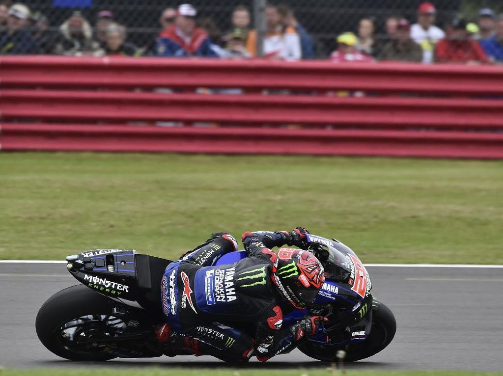Momen Enea Bastianini Tikung Quartararo di Lap Terakhir Momen Enea Bastianini Tikung Quartararo di Lap Terakhir