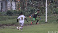 Bermain di lapangan besar, dinilai para pencinta sepakbola ini lebih leluasa.