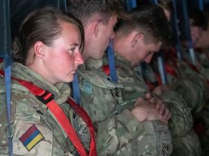 Akhiri 20 Tahun Misi di Afghanistan, Pasukan Inggris Angkat Kaki dari Kabul