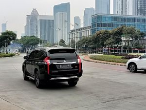 Tak Patuhi Gage, Pelat Mobil RFY Nyelonong di Penyekatan Bundaran Senayan Tak Patuhi Gage, Pelat Mobil RFY Nyelonong di Penyekatan Bundaran Senayan