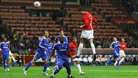 Ia memenangi tiga titel Premier League, satu gelar Liga Champions, juga meraih trofi Piala FA, Piala Liga Inggris (2 kali), dan Piala Dunia Antarklub. Getty Images/Jamie McDonald.