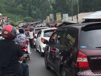 Penampakan Macetnya Puncak Bogor Akhir Pekan Kala PPKM Level 3