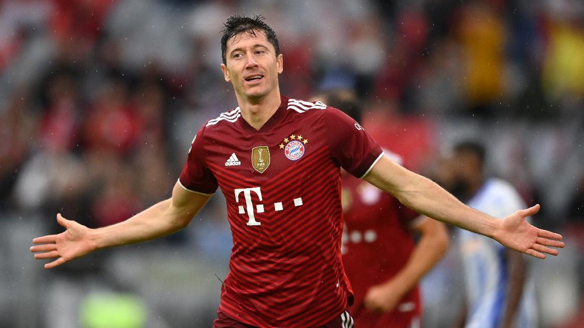 Robert Lewandowski merayakan gol ke gawang Hertha Berlin. (Foto: Getty Images/Matthias Hangst)