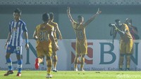 Bhayangkara FC mencatatkan kemenangan atas Persiraja Banda Aceh. The Guardian berhasil unggul cepat 1-0 lewat gol yang dicetak oleh Ezechiel NDouassel pada menit ke-7. Penyerang asal Chad itu menyambar tendangan yang dilepas oleh Renan Silva di dalam kotak penalti.