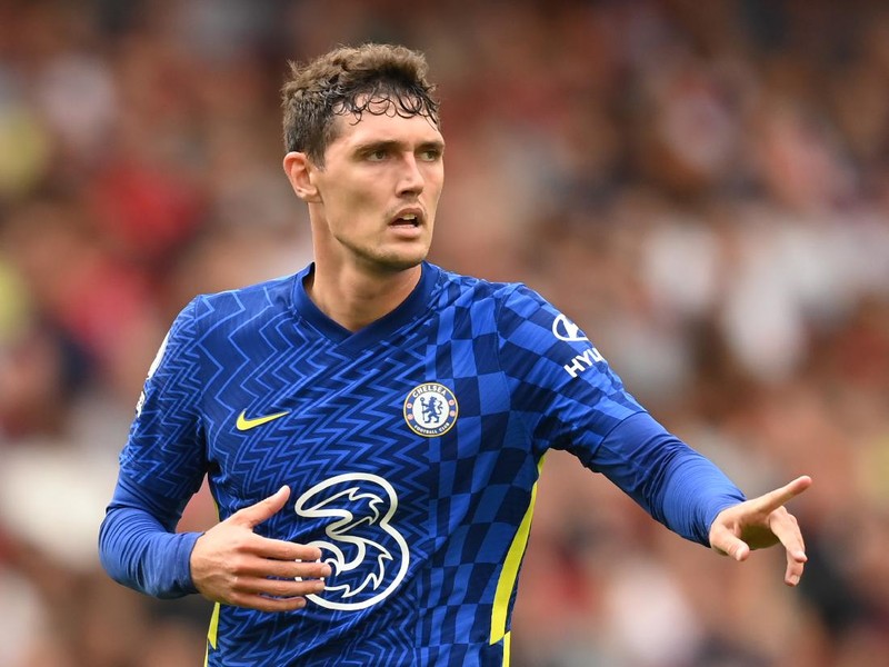 LONDON, ENGLAND - AUGUST 22: Andreas Christensen of Chelsea in action during the Premier League match between Arsenal  and  Chelsea at Emirates Stadium on August 22, 2021 in London, England. (Photo by Michael Regan/Getty Images)