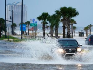 Badai Ida Terjang Louisiana, Biden Janjikan Bantuan Tanpa Batas
