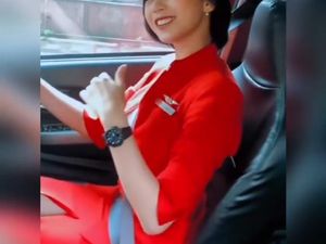 Bikin Pangling! Ini Rupa Pramugari AirAsia Bawa Taksi Online Bikin Pangling! Ini Rupa Pramugari AirAsia Bawa Taksi Online