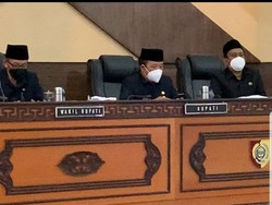 Bupati Jember Minta Maaf soal Honor Pemakaman COVID-19