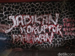 Grafiti Sindiran untuk Firli Bahuri Muncul di Bandung