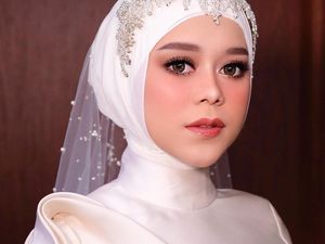 10 Detail Penampilan Lesti Kejora yang Tampil Bak Ratu di Acara Tasyakuran