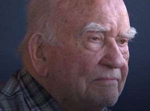 Pengisi Suara Kakek di Film Up Ed Asner Meninggal Dunia