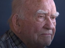 Pengisi Suara Kakek di Film Up Ed Asner Meninggal Dunia
