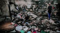 Foto-foto Sisa Kebakaran Dahsyat di Kemayoran
