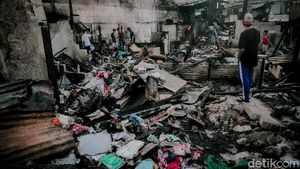 Foto-foto Sisa Kebakaran Dahsyat di Kemayoran