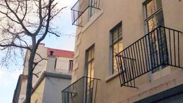 10 Desain Balkon Unfaedah Ini Bikin Gagal Paham Sekaligus Terheran-heran