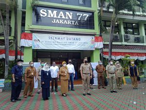 Walkot Jakpus Cek Hari Pertama PTM di SMAN 77, Pastikan Taat Prokes Walkot Jakpus Cek Hari Pertama PTM di SMAN 77, Pastikan Taat Prokes