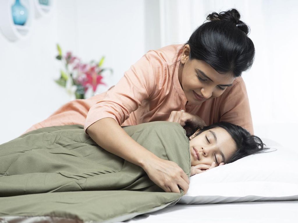 6 Tips Ampuh Membiasakan Anak Bangun Pagi, Yuk Coba!