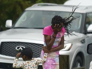 Antrean Panjang SPBU di Louisiana AS Usai Terjangan Badai Ida