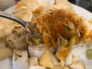 Wow! Kreasi Baru Makan Ketoprak Campur Shirataki dan Saus Samyang Pedas Wow! Kreasi Baru Makan Ketoprak Campur Shirataki dan Saus Samyang Pedas