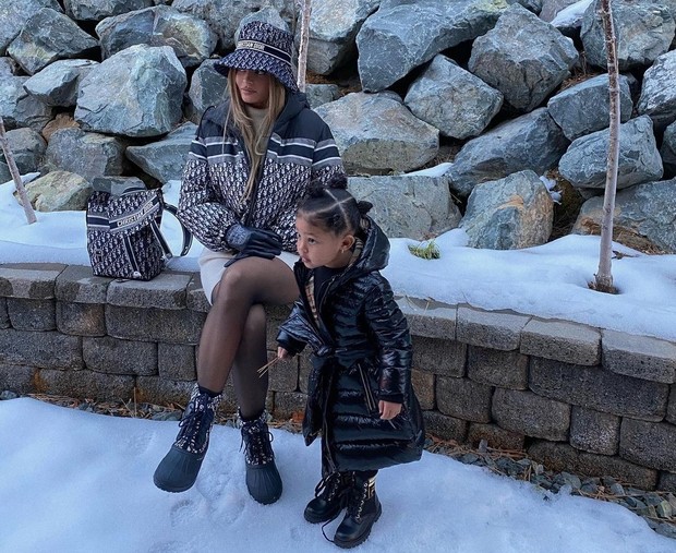 Kylie Jenner dan Stormi
