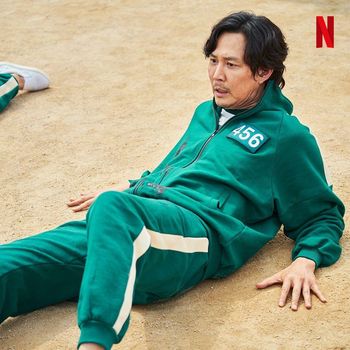 Lee Jung Jae beperan sebagai Ki Hoon di drama terbaru Netflix, Squid Game