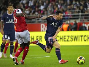 Pemain Reims Minta Jersey Messi, tapi Ditolak