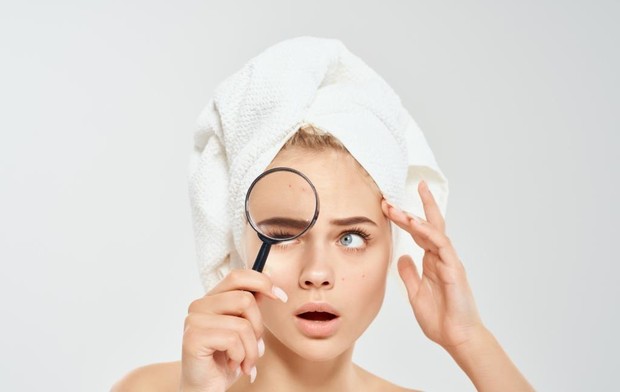 Masalah kulit/Foto: freepik/beststudio Buat kamu yang memiliki masalah minyak berlebih pada kulit, kamu bisa mengatasinya dengan mengonsumsi ginseng.